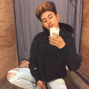 Meet your Posher, René